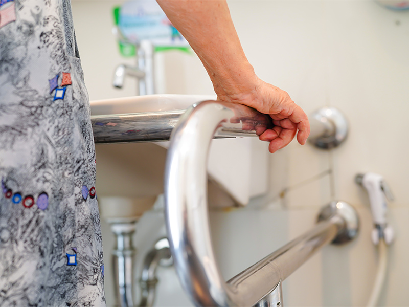 Aide MaPrimeAdapt' salle de bain PMR en Charente-Maritime1