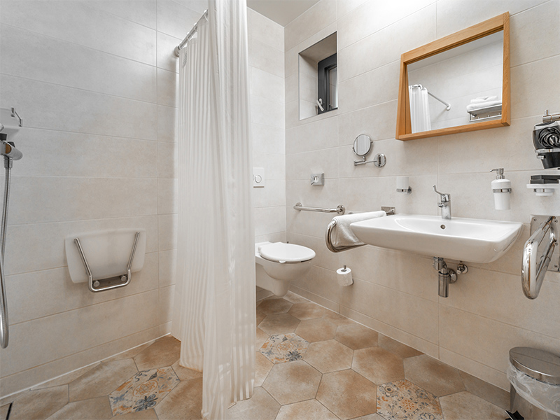 Création de salle de bain PMR près de Blaye et Jonzac1